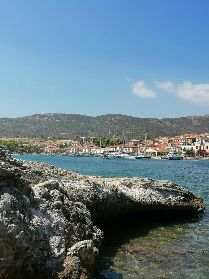 Kallisti The House At The Port Galaxidi Exterior photo